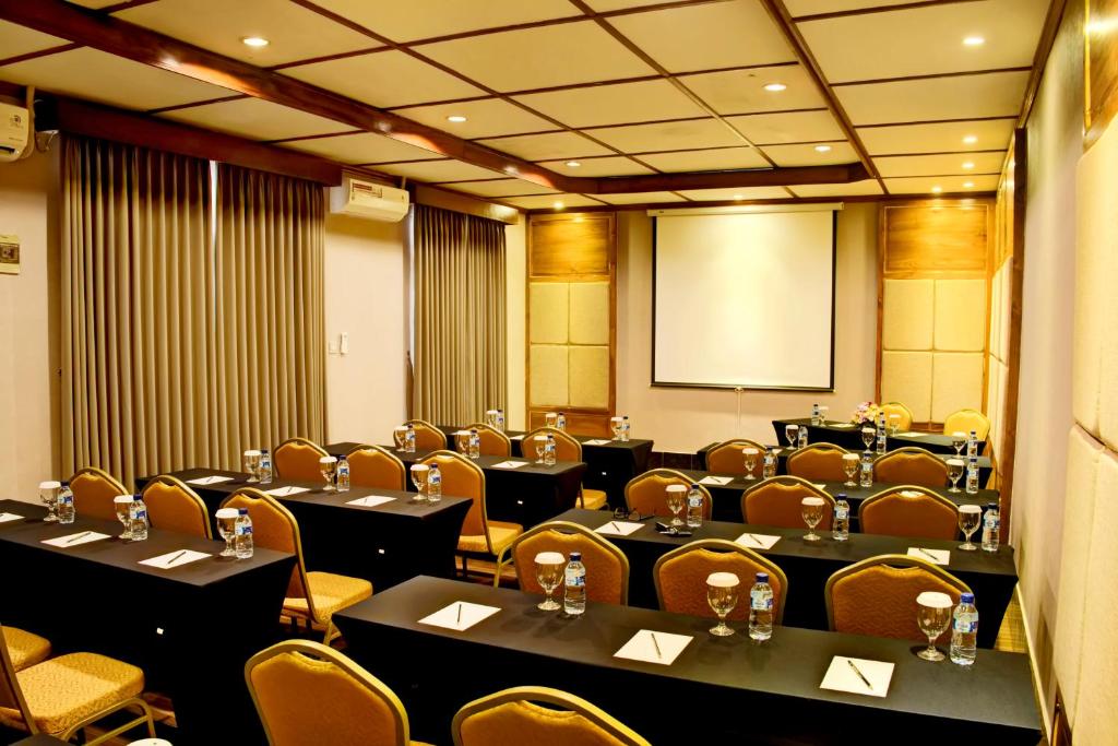 Zona business o sala conferenze di Raintree Boutique Villa & Gallery