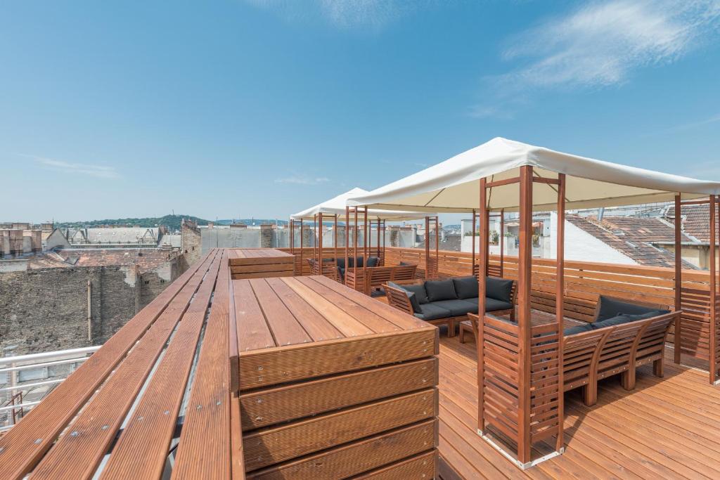 Balkón alebo terasa v ubytovaní Corvin Plaza Apartments & Suites