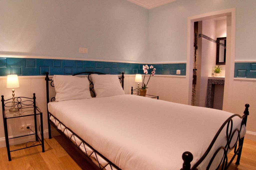 En eller flere senge i et værelse på Hostel Lybeer Private Rooms just for two!