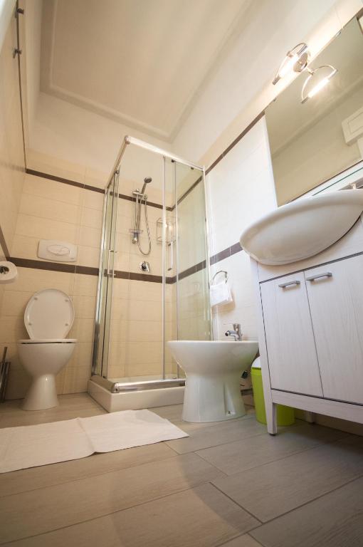 Koupelna v ubytování Edonè B&B