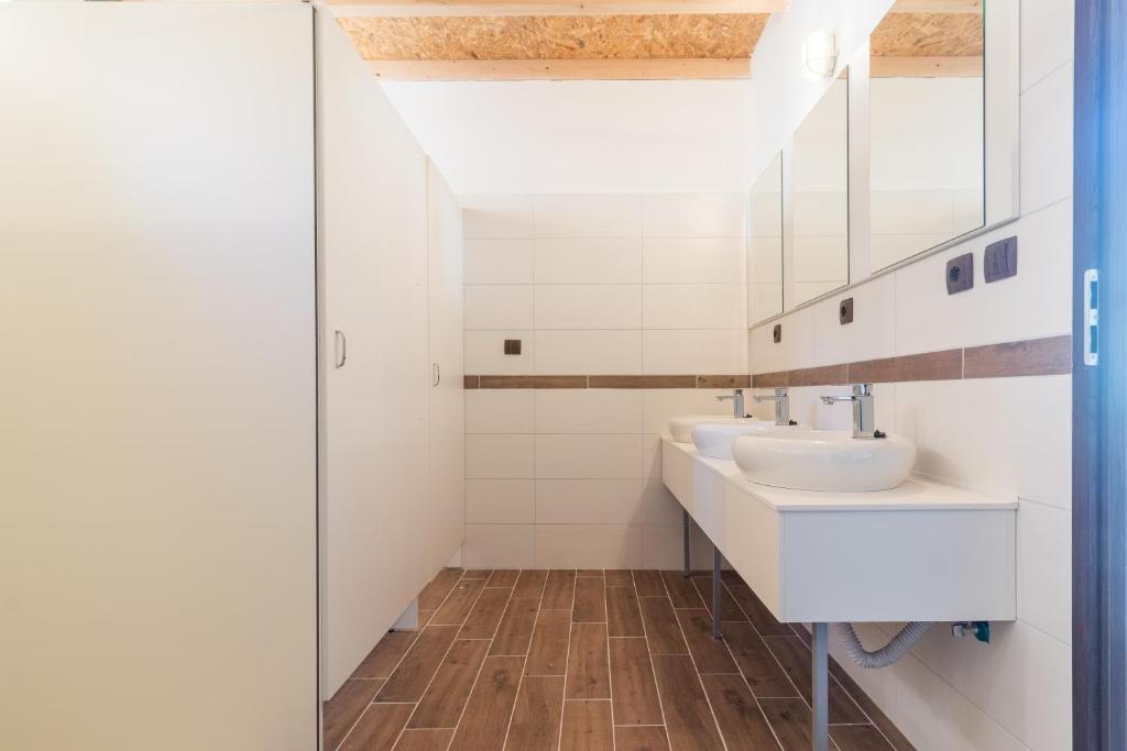 Koupelna v ubytování Hostel Antique