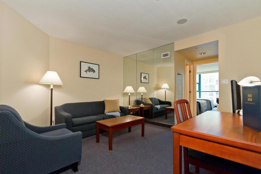 Rosedale on Robson Suite Hotel - Resim 15
