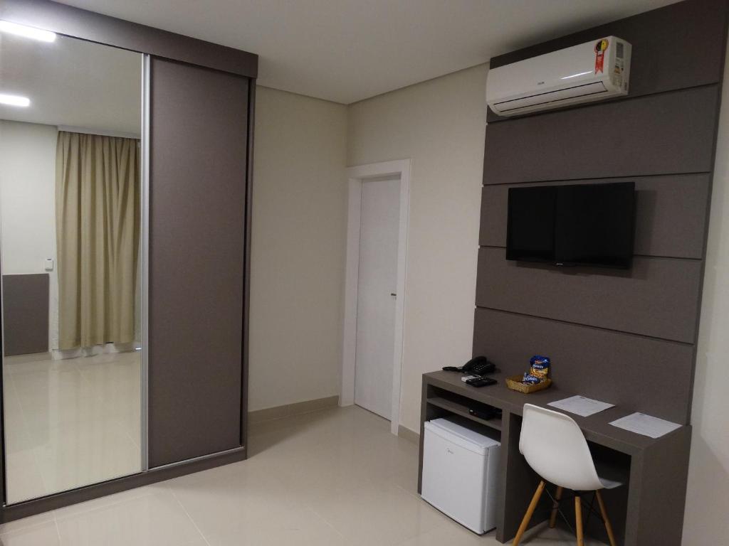  Cynn Hotels