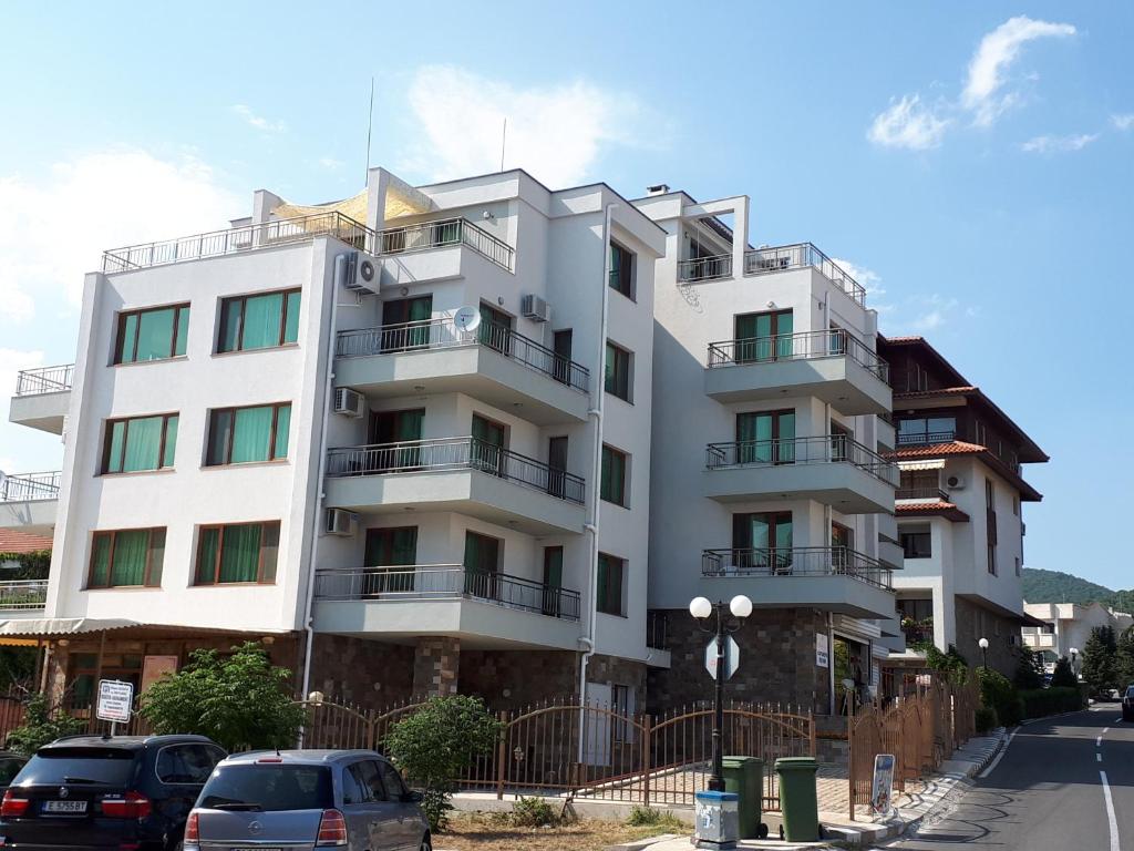 Black Sea Apartments - Housity