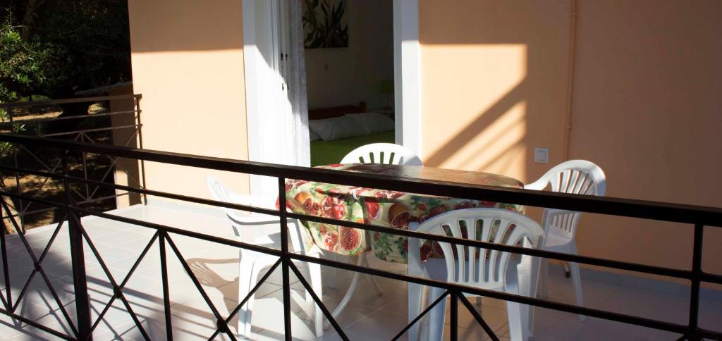 Balkón nebo terasa v ubytování Olive Grove Apts