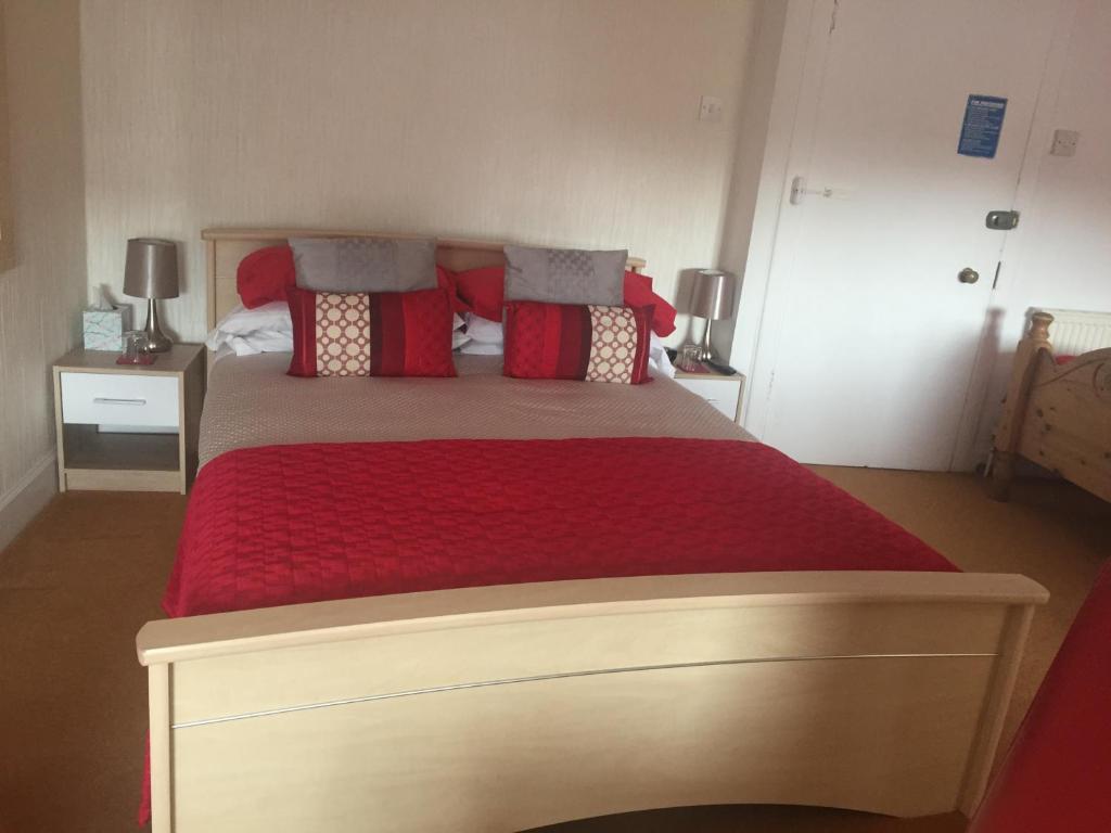 Postel nebo postele na pokoji v ubytování The Arrandale Hotel