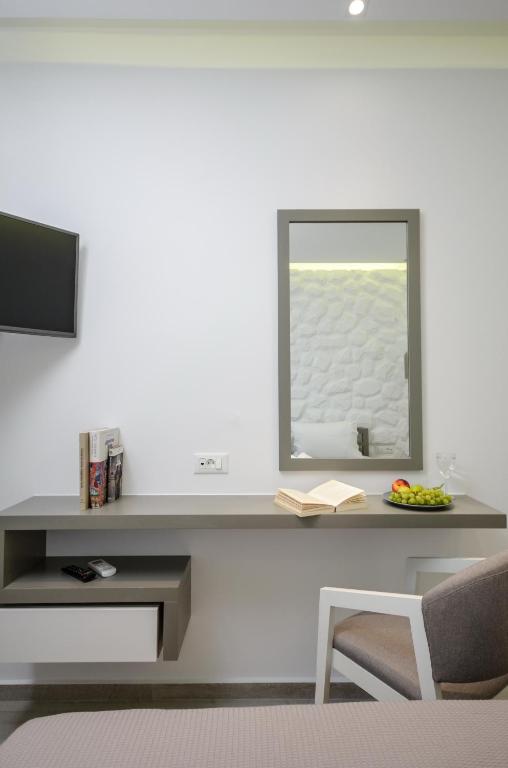 TV a/nebo společenská místnost v ubytování Elegant Apartments