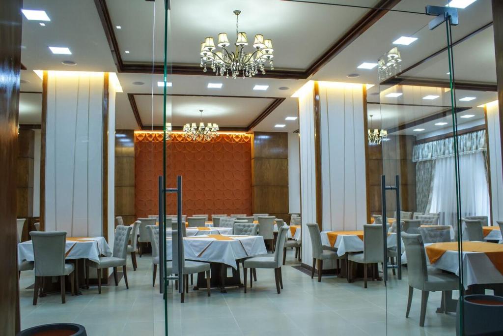 Restaurace v ubytování Hotel Plaza Viktoria