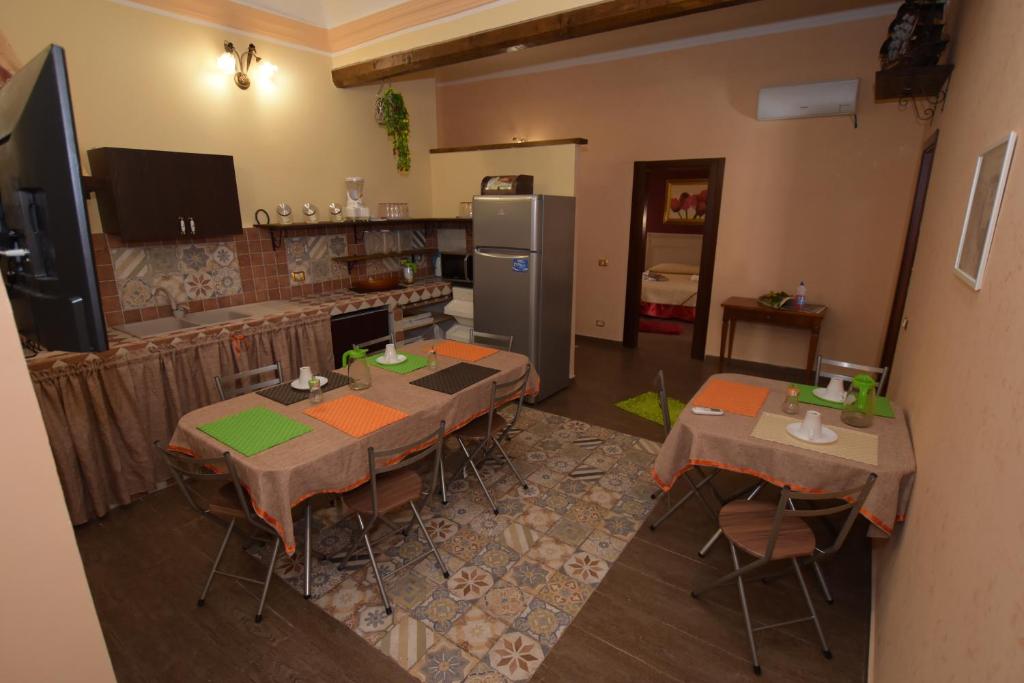 Kuchyň nebo kuchyňský kout v ubytování B&B Empedocle