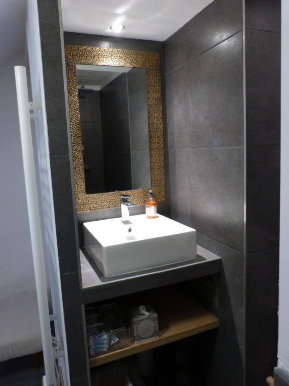 le tilleul - Double Room With Private Bathroom