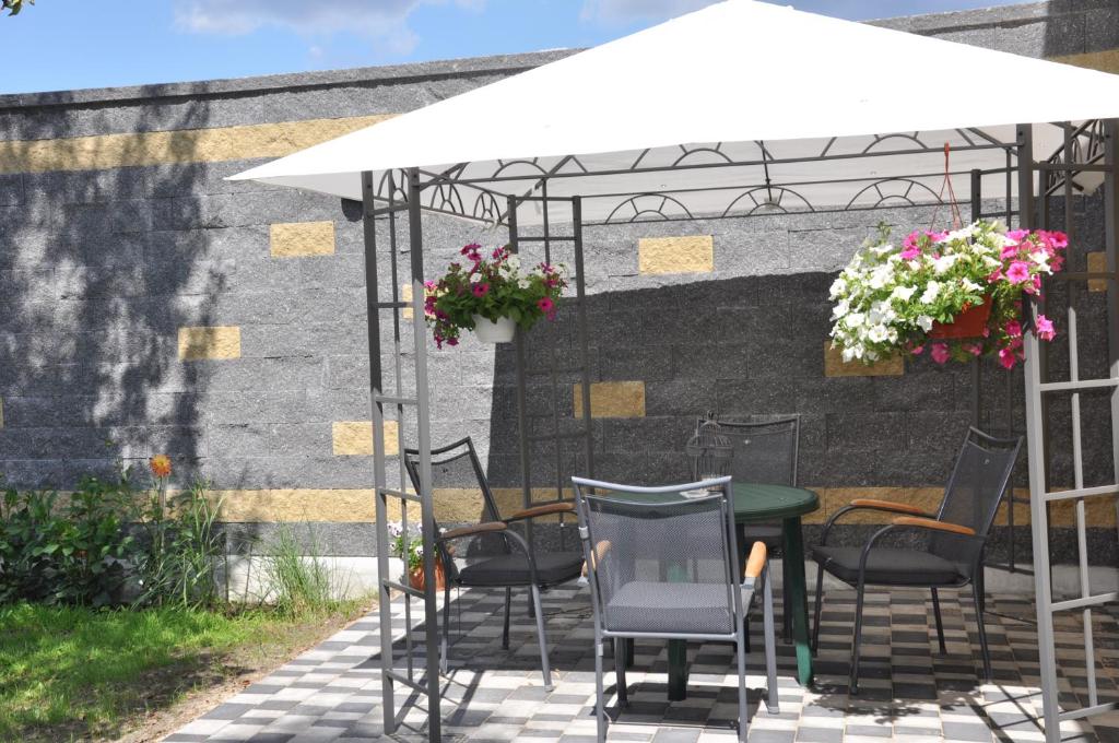 Fotografia z galérie ubytovania BE WELL 3-Rooms Apartment with Parking and Garden vo Varšave