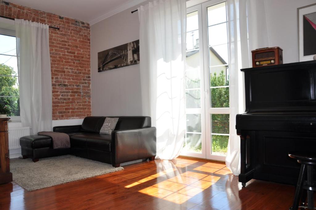 Posedenie v ubytovaní BE WELL 3-Rooms Apartment with Parking and Garden
