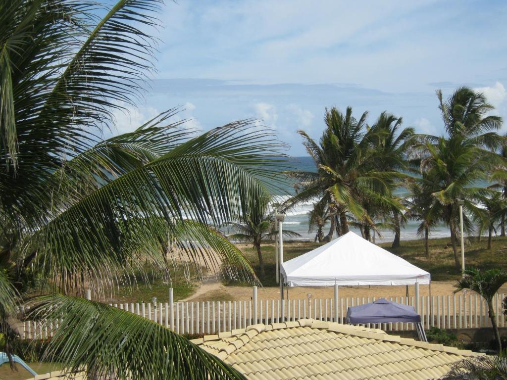  Beachfront Salvador Village House