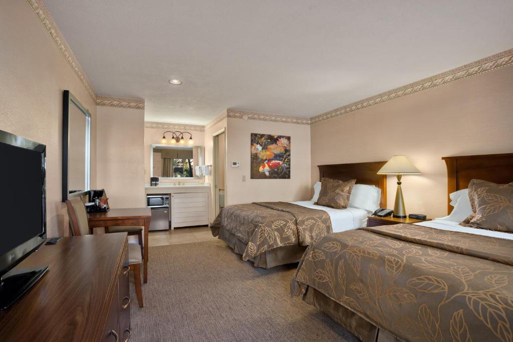 Days Inn by Wyndham San Diego Hotel Circle - Quarto Queen Com Duas Camas Queen-size