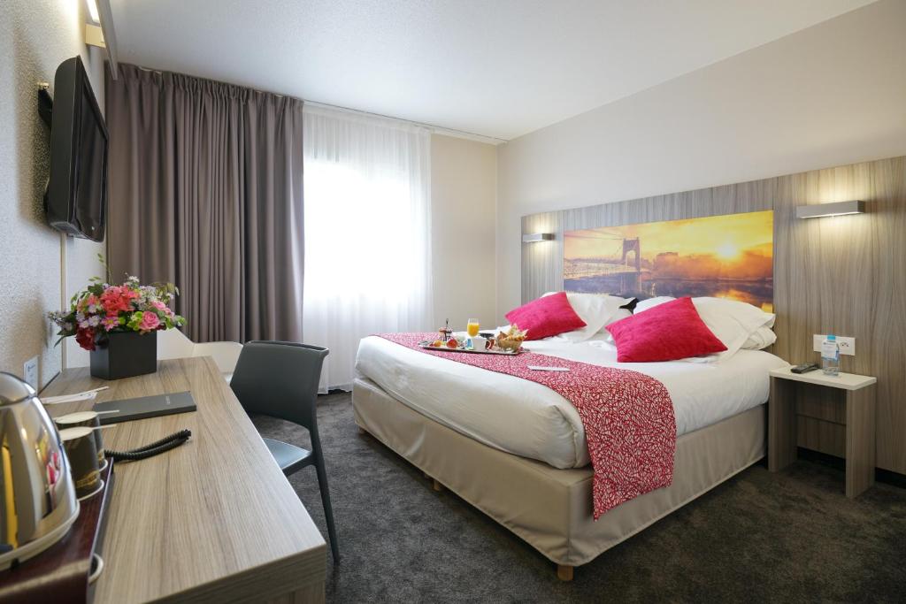 
Comfort King Size Room
