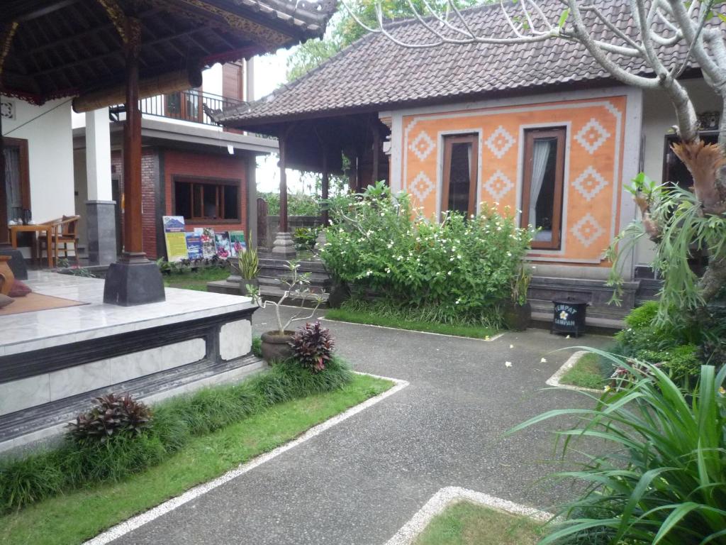Zahrada ubytování Pratama house