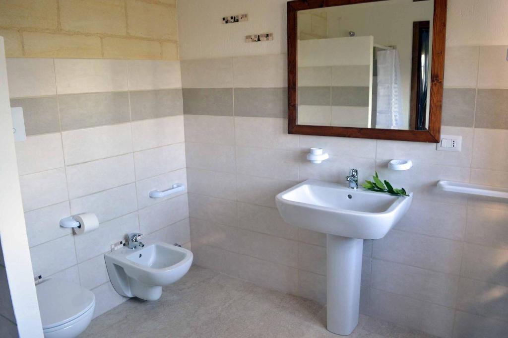 Koupelna v ubytování B&B Profumo di Alloro