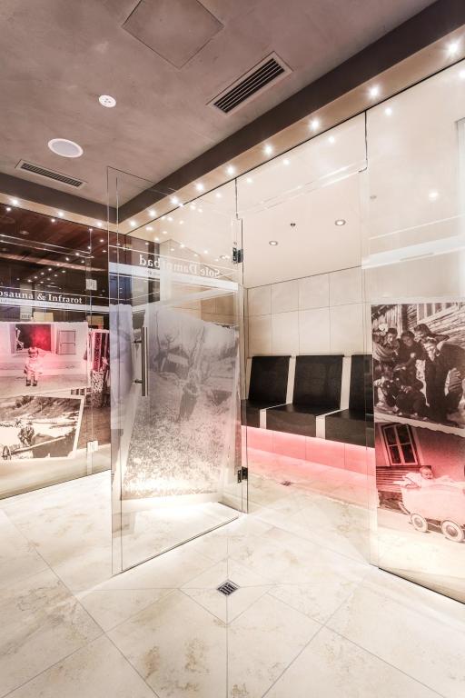 Televiisor ja/või meelelahutuskeskus majutusasutuses Hotel am Reiterkogel