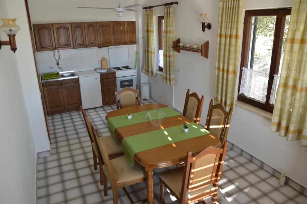 Kuchnia lub aneks kuchenny w obiekcie Apartments Martina