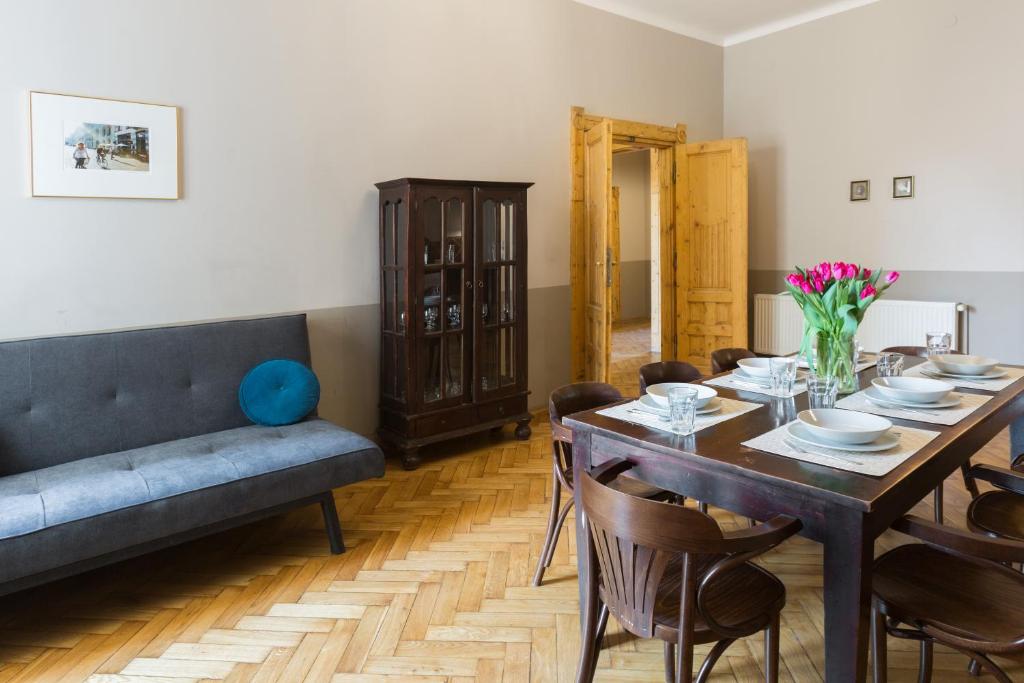 Antique Apartments Plac Szczepański - Four-Bedroom Apartment (10 Adults)