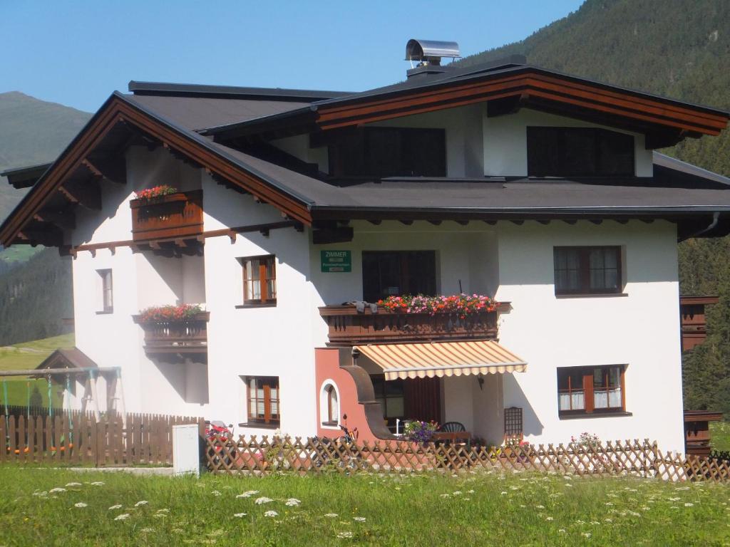 Nespecifikovaný výhled na hory nebo výhled na hory při pohledu z apartmánu