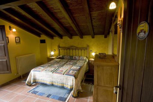 Postel nebo postele na pokoji v ubytování Casas Herrenales de Ulaca