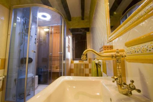Koupelna v ubytování Casas Herrenales de Ulaca