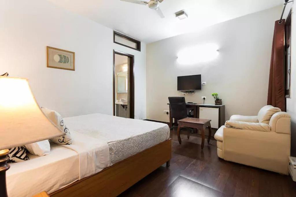 Perch Arbor Suites - Deluxe Double Room