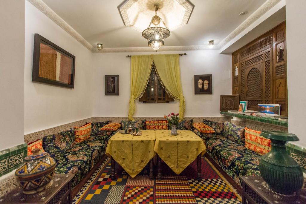 Posezení v ubytování Dar Fes Medina Ziat
