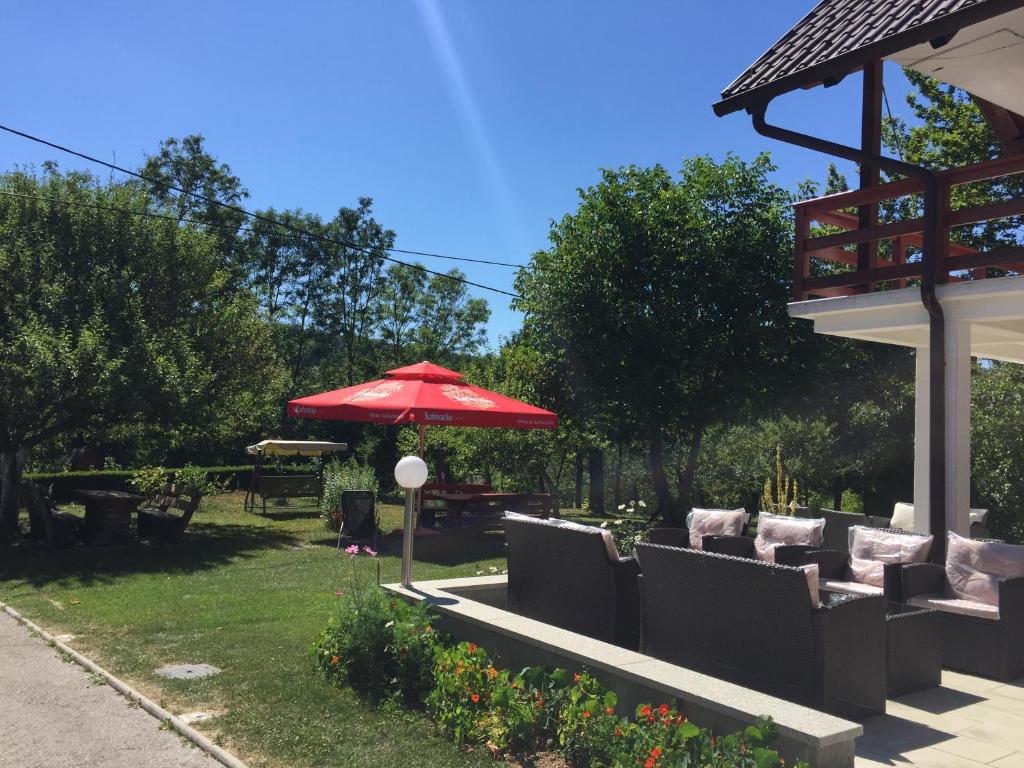 Vonkajšia záhrada v ubytovaní House Samardzic
