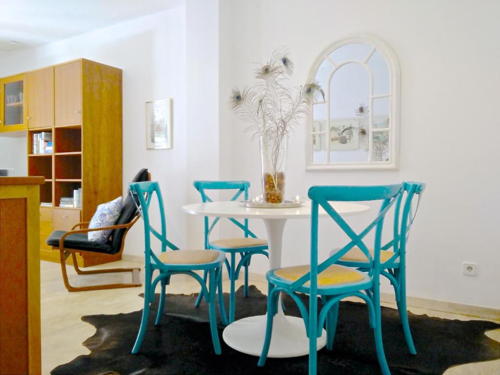 BizFlats Garden House - Two-Bedroom Apartment - Ribes, 26