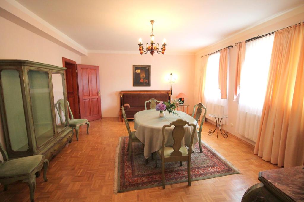 Posezení v ubytování Hotel-Appartement-Villa Ulenburg