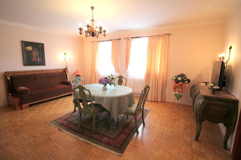 Posezení v ubytování Hotel-Appartement-Villa Ulenburg