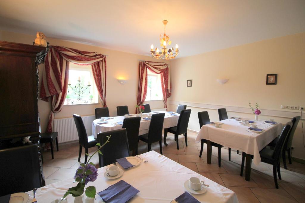 Restaurace v ubytování Hotel-Appartement-Villa Ulenburg
