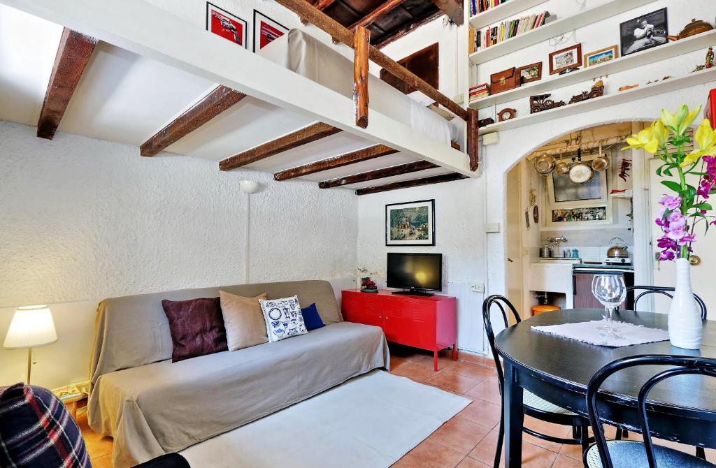 A seating area at Pretty Flat Trastevere