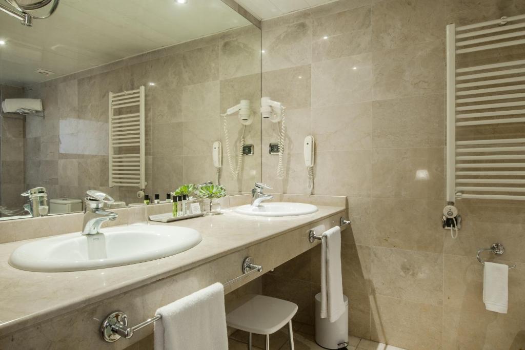 Aparthotel Mariano Cubi Barcelona - Resim 36