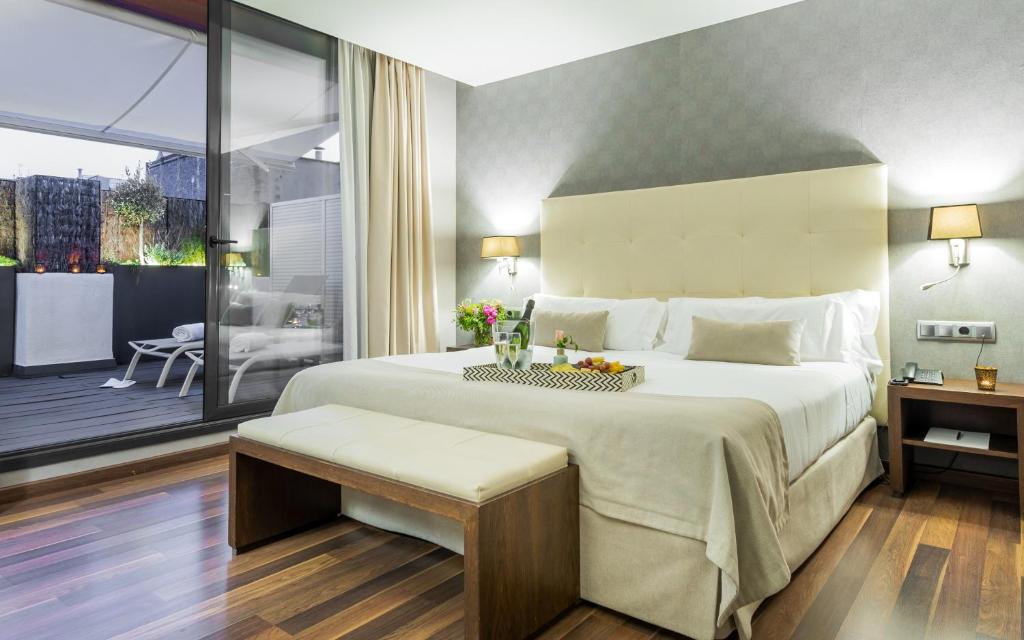 Aparthotel Mariano Cubi Barcelona - Junior Suite With Terrace And Jacuzzi