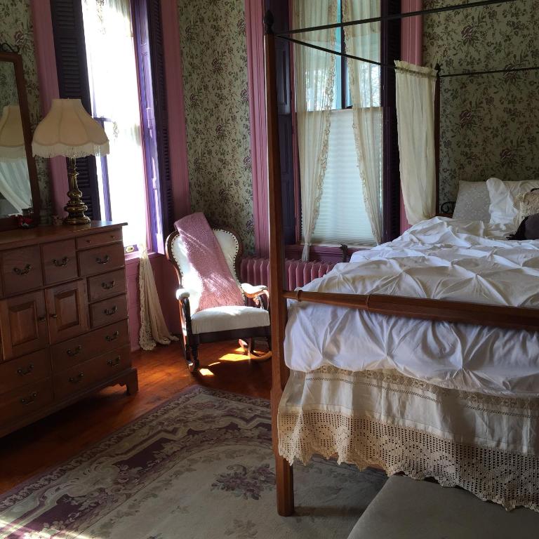 Susquehanna Manor Inn - 
