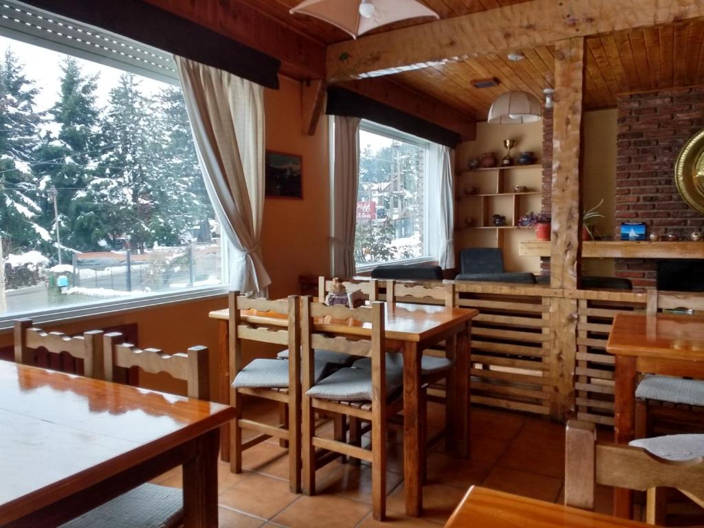 Restaurace v ubytování Hosteria Nuevo Pinar