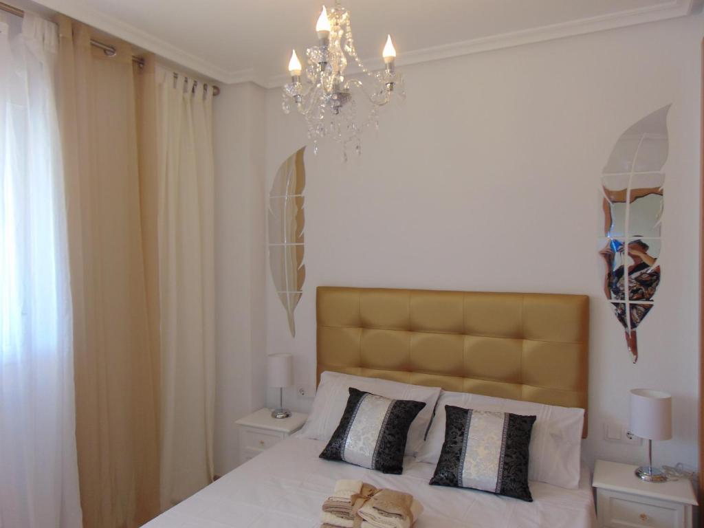 Apartamentos varios con 2 dorm en Marina Dor , la playa de Amplaries 47 , vista lateral al mar - Apartamento De Dos Dormitorios