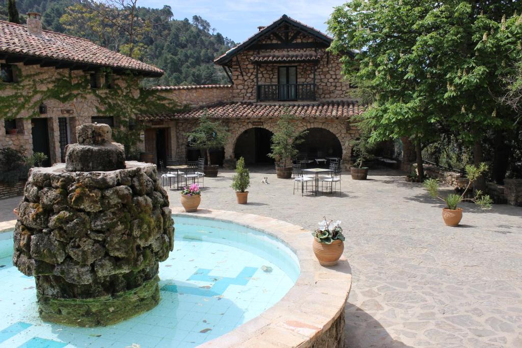 Bazén v ubytování CALERILLA Hotel nebo v jeho okolí