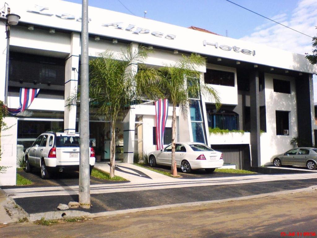 Gallery image of Los Alpes Villa Morra in Asuncion