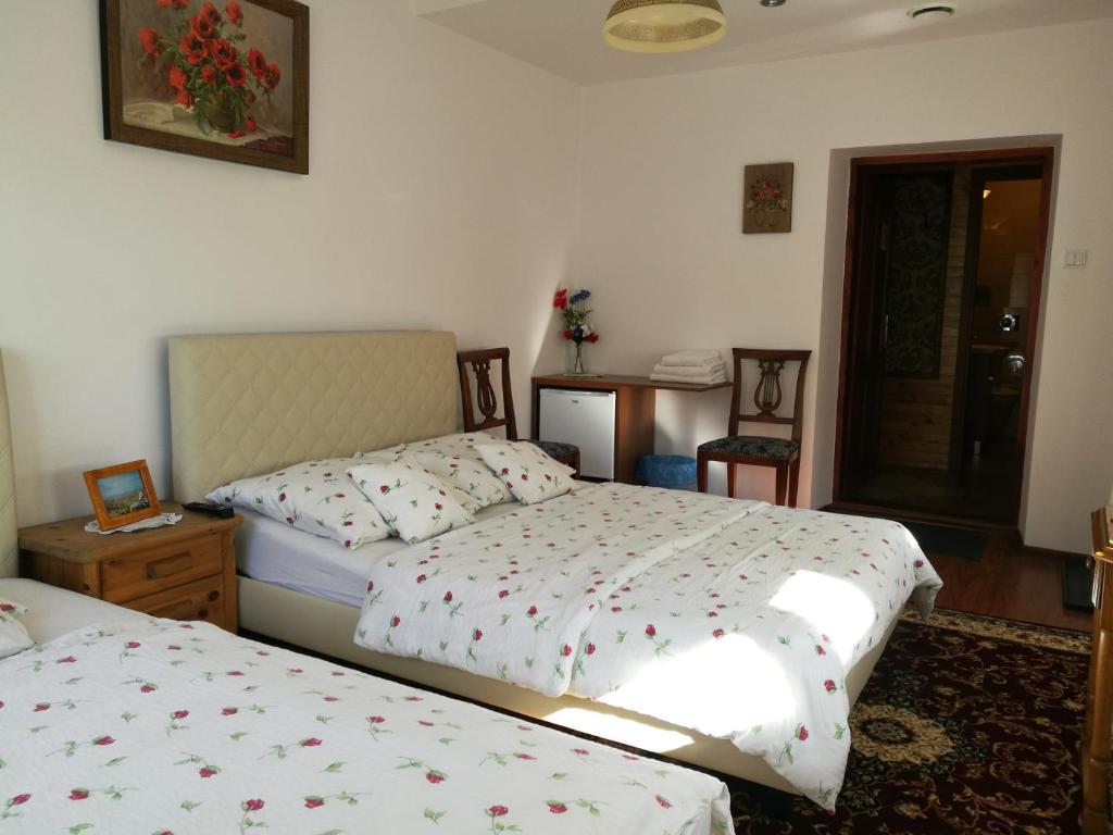 Gościniec Grek Zorba - pokoje i domki 4 osobowe - 16km od Zator Energylandia - Habitación Triple Con Baño Externo Privado