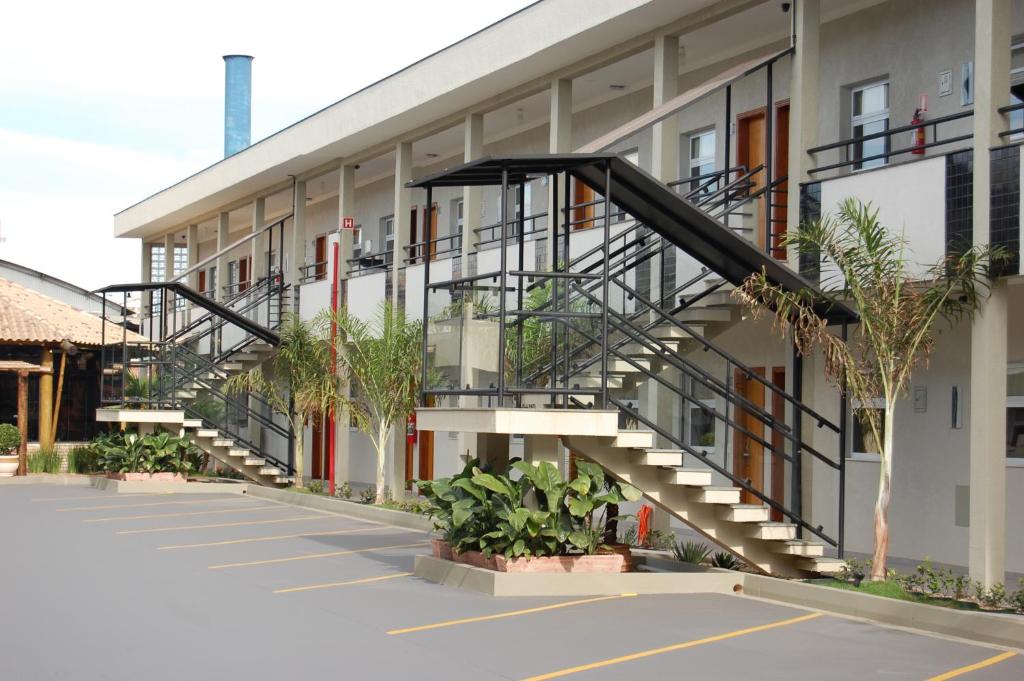  Limeira Suítes