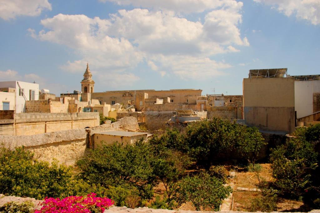 Nespecifikovaný výhled na destinaci Rabat nebo výhled na město při pohledu z penzionu