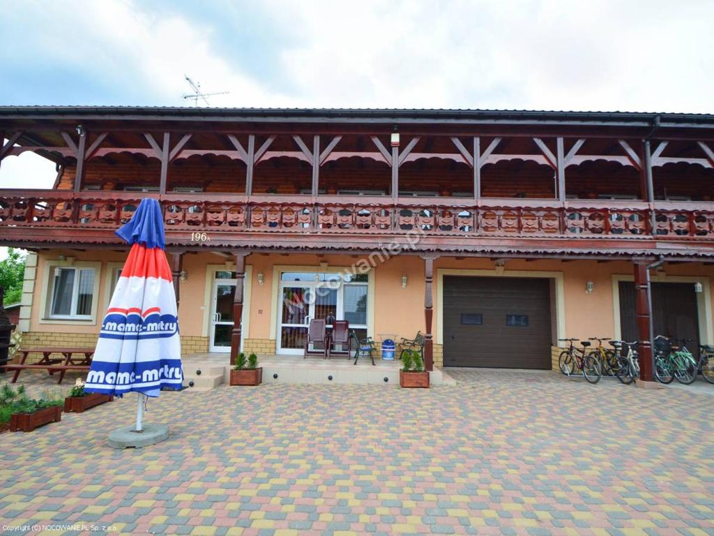 Budova, v ktorej sa farma nachádza