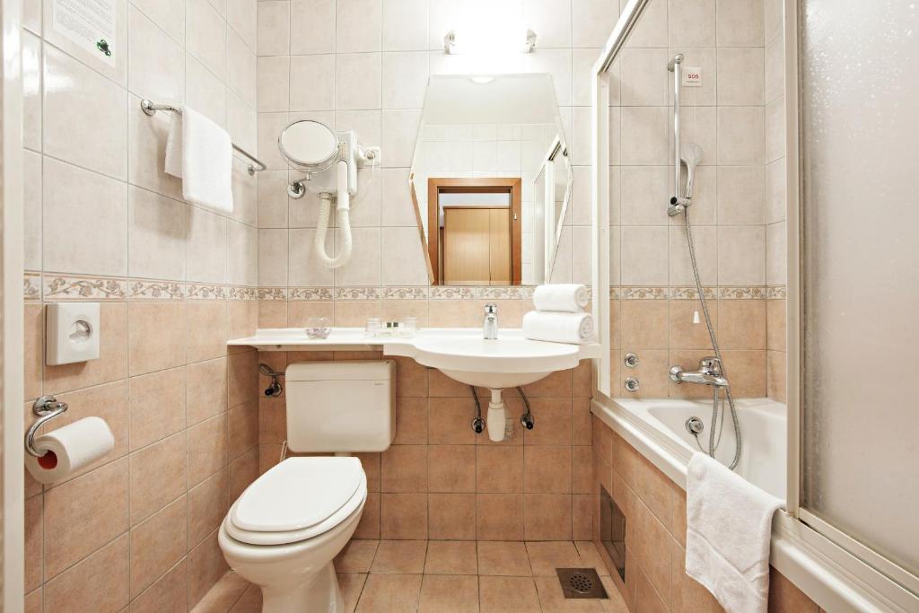 Koupelna v ubytování Hotel Termal - Terme 3000 - Sava Hotels & Resorts