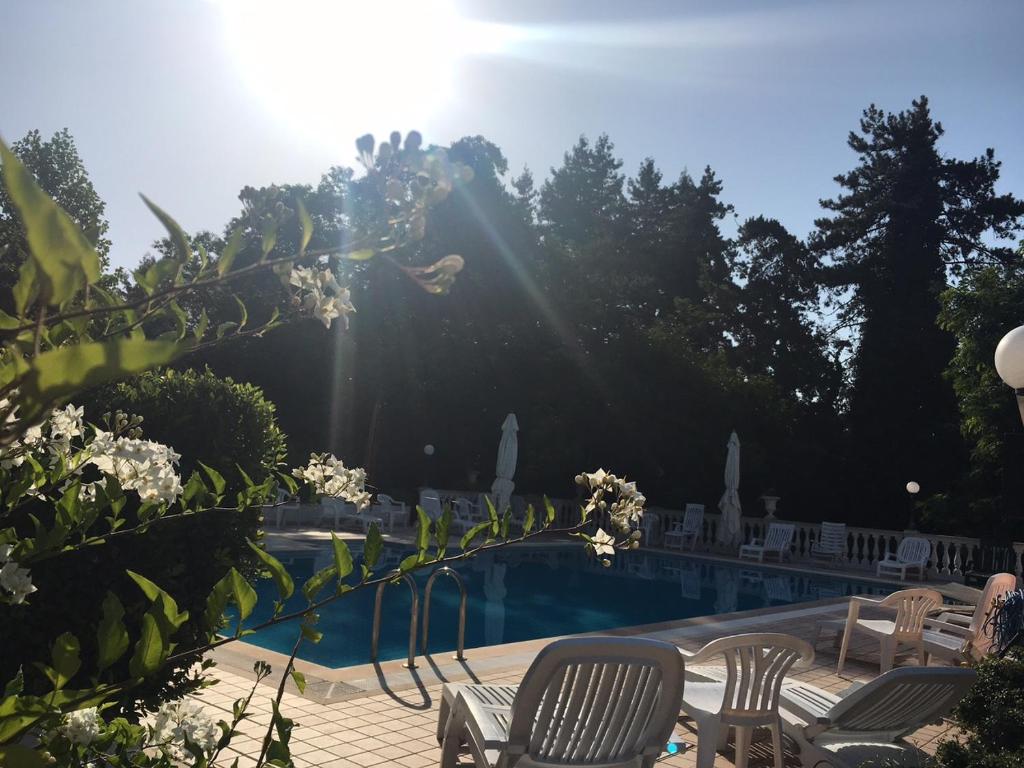 Bazén v ubytování Hotel Gioia Garden nebo v jeho okolí