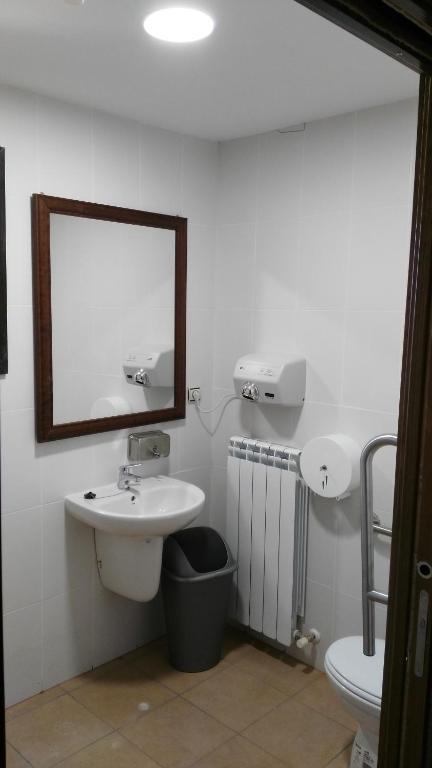 Koupelna v ubytování Albergue de Benabarre-CALUMET