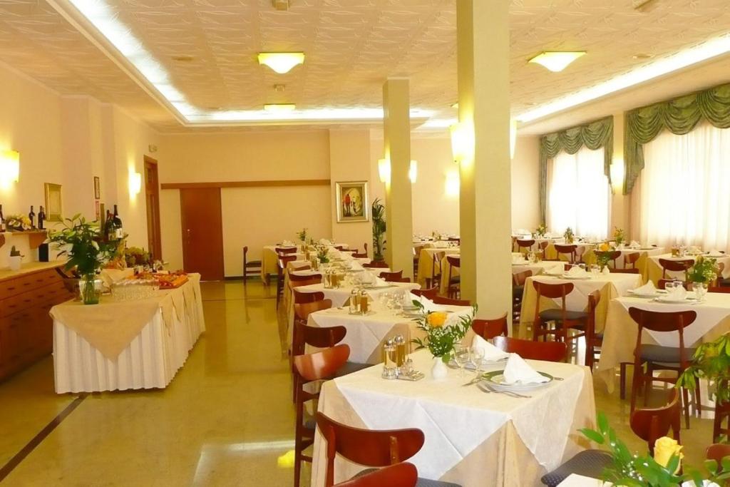 Restaurace v ubytování Hotel Costa Verde